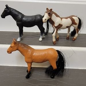 Lot of 3 Vtg '98 M.M.T.L  Horse Figures 2.5” Pinto Horse Mustang